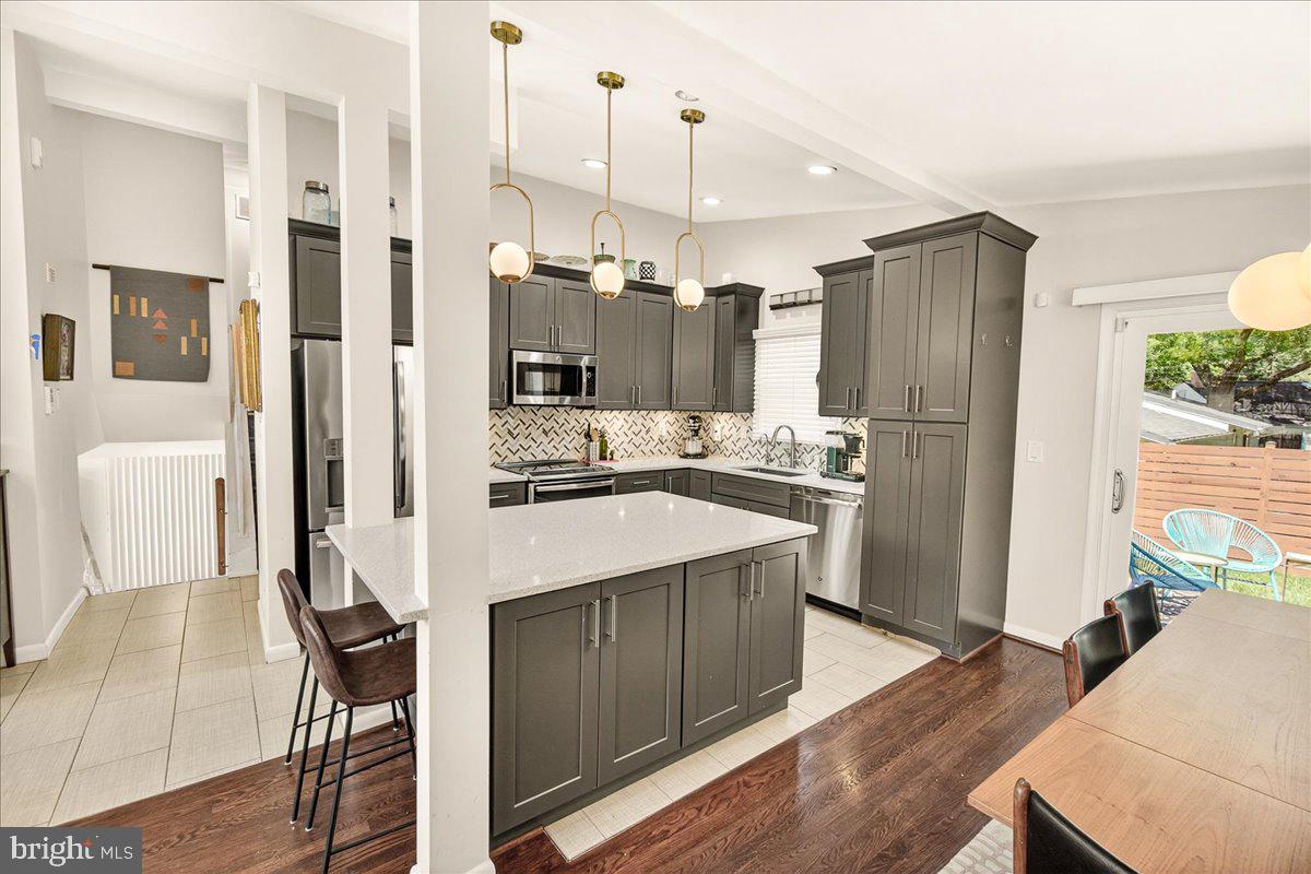 707 Hyde Road Silver Spring, MD 20902 - Photo 11 of 68