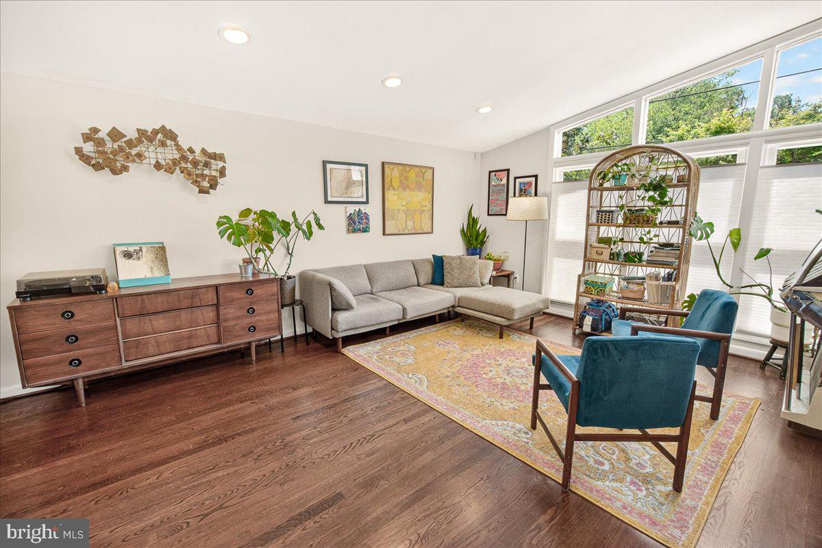 707 Hyde Road Silver Spring, MD 20902 - Photo 15 of 68