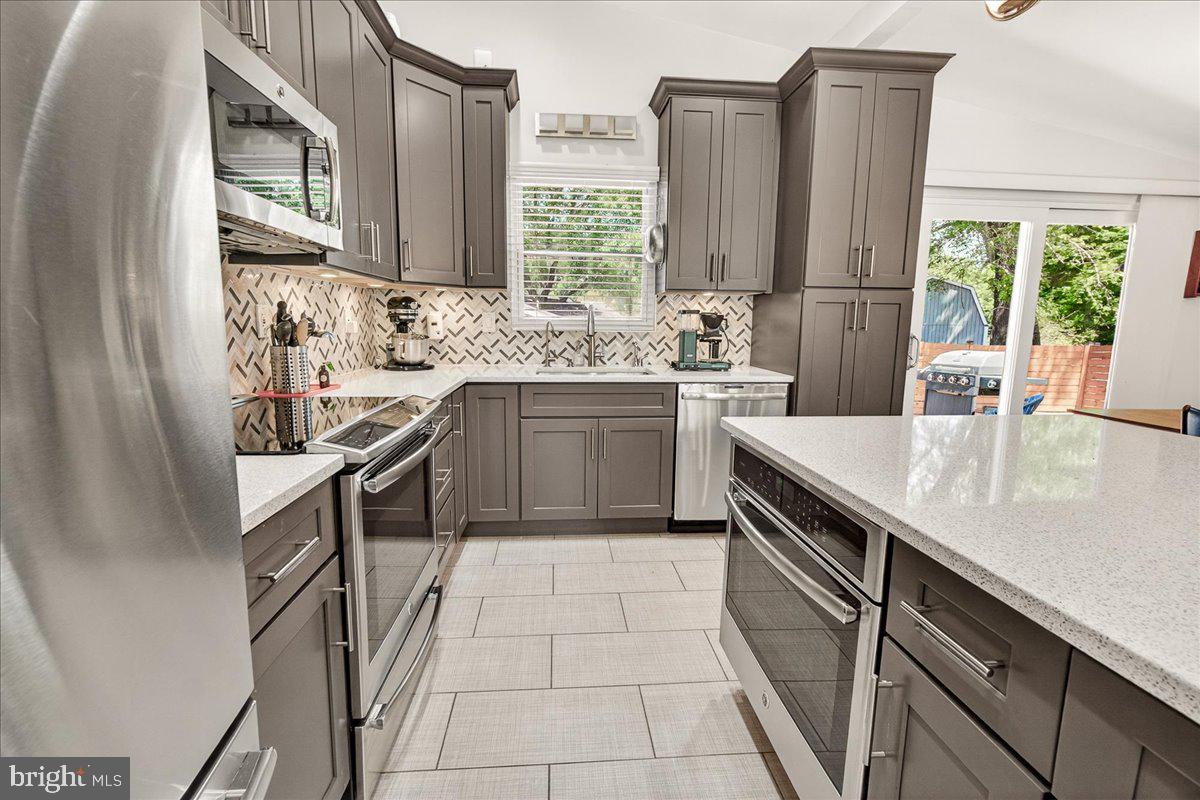 707 Hyde Road Silver Spring, MD 20902 - Photo 22 of 68