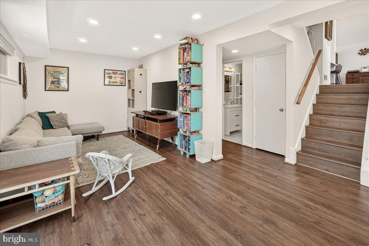 707 Hyde Road Silver Spring, MD 20902 - Photo 40 of 68
