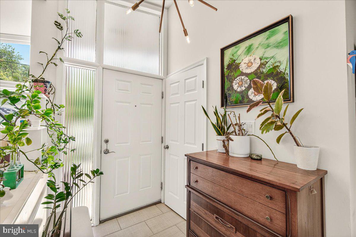 707 Hyde Road Silver Spring, MD 20902 - Photo 8 of 68