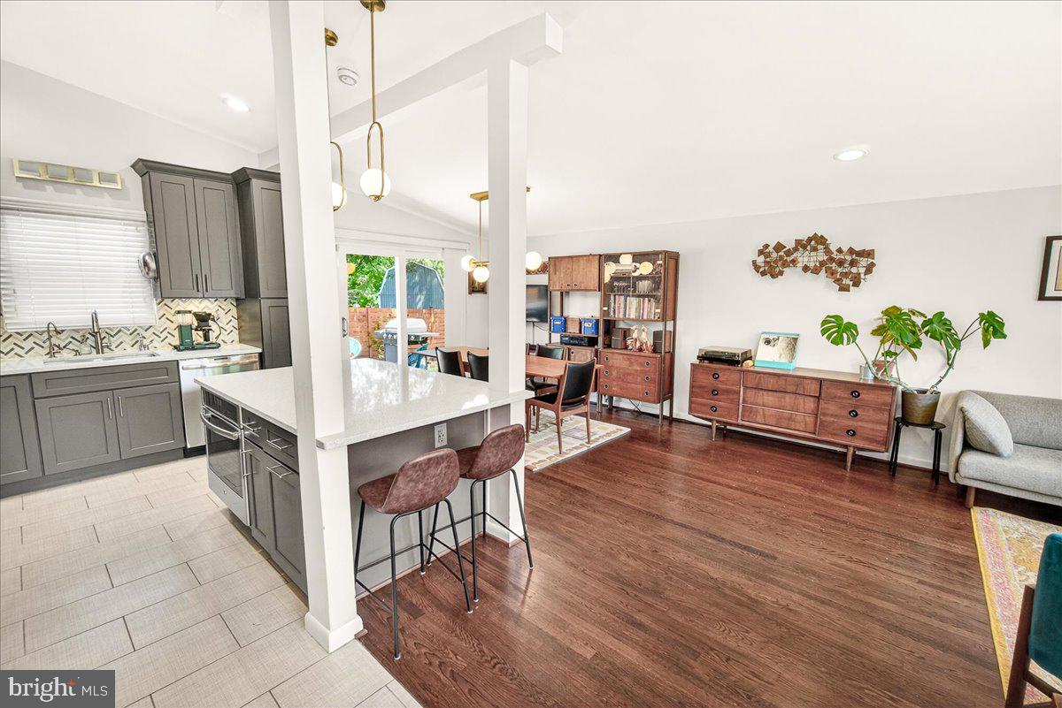 707 Hyde Road Silver Spring, MD 20902 - Photo 10 of 68