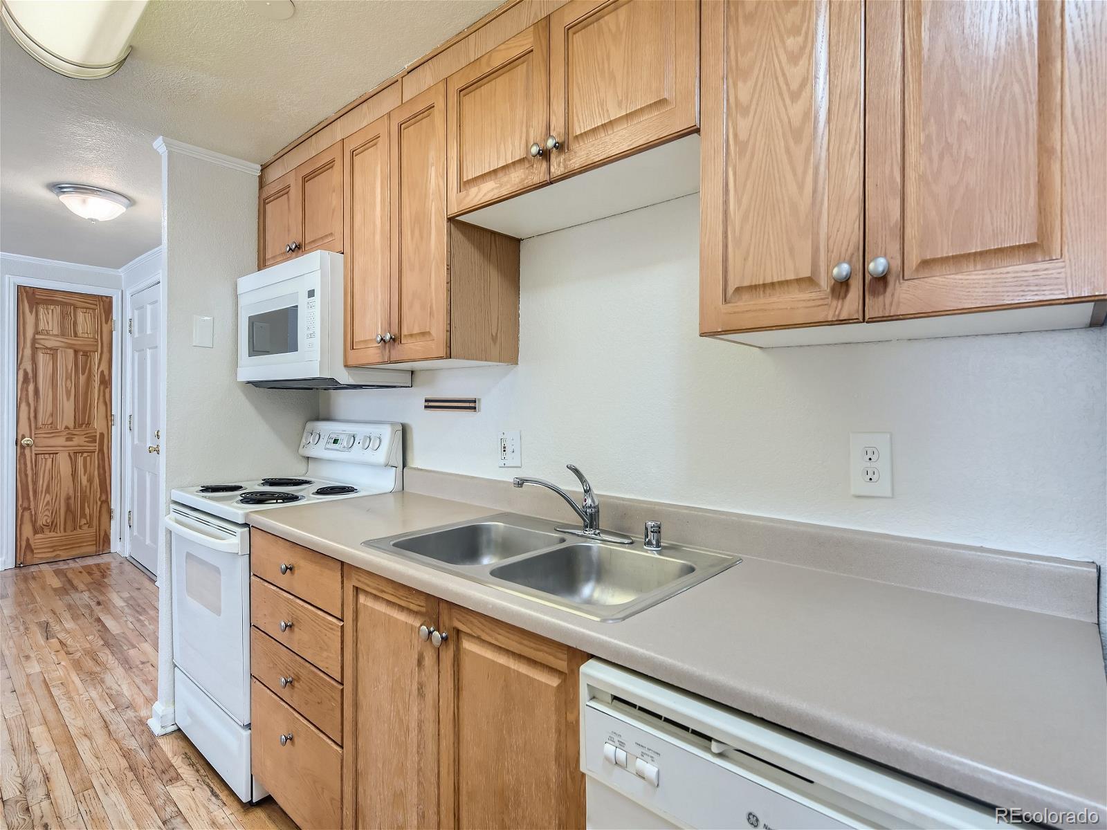 336 Grant Street, Unit 306 Denver, CO 80203 - Photo 5 of 11
