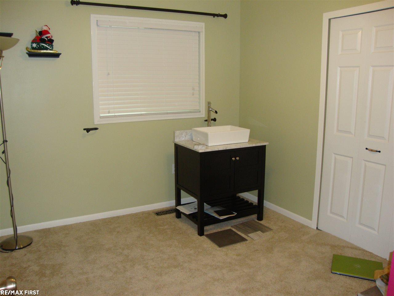 2736 Dearborn Avenue Rochester Hills, MI 48309 - Photo 11 of 23