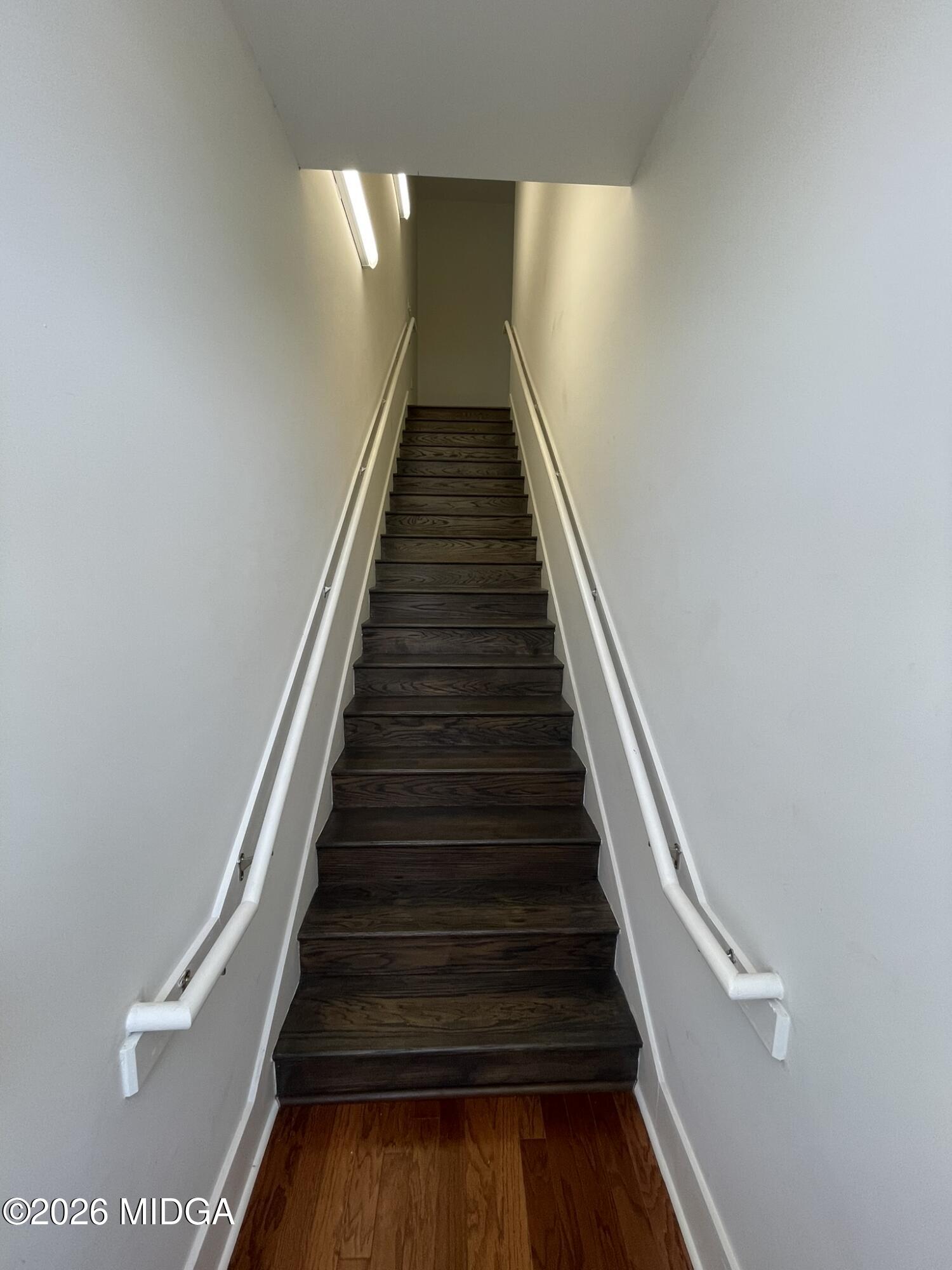 813 Forsyth Street, Unit C Macon, GA 31201 - Photo 3 of 6 a view of entryway