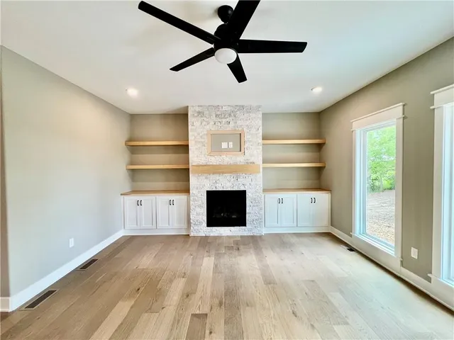 $580,400 | 1972 Longview Drive, Liberty, MO 64068