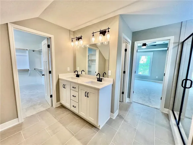 $580,400 | 1972 Longview Drive, Liberty, MO 64068