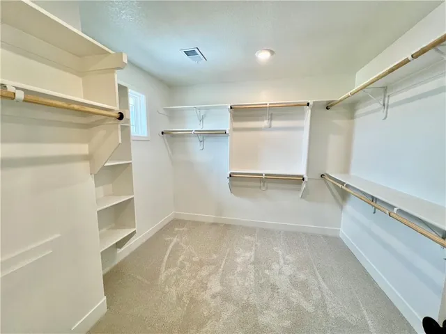 $580,400 | 1972 Longview Drive, Liberty, MO 64068