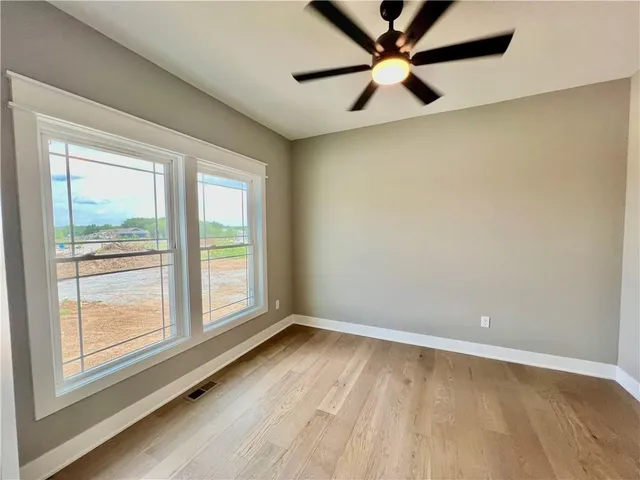 $580,400 | 1972 Longview Drive, Liberty, MO 64068