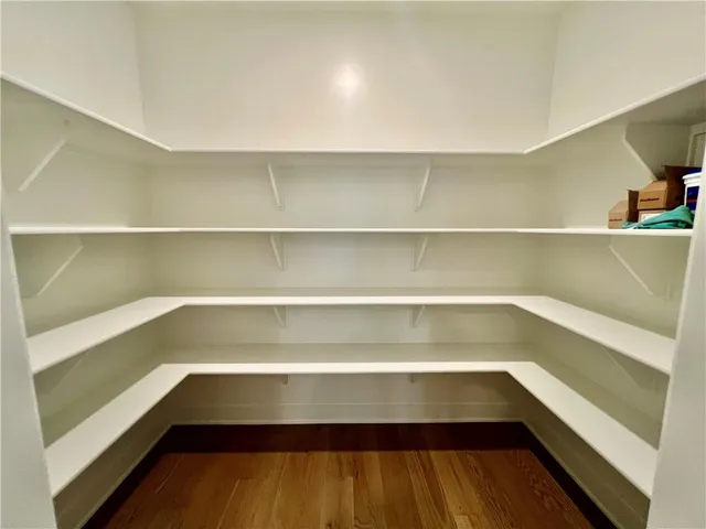 $580,400 | 1972 Longview Drive, Liberty, MO 64068