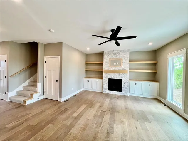 $580,400 | 1972 Longview Drive, Liberty, MO 64068