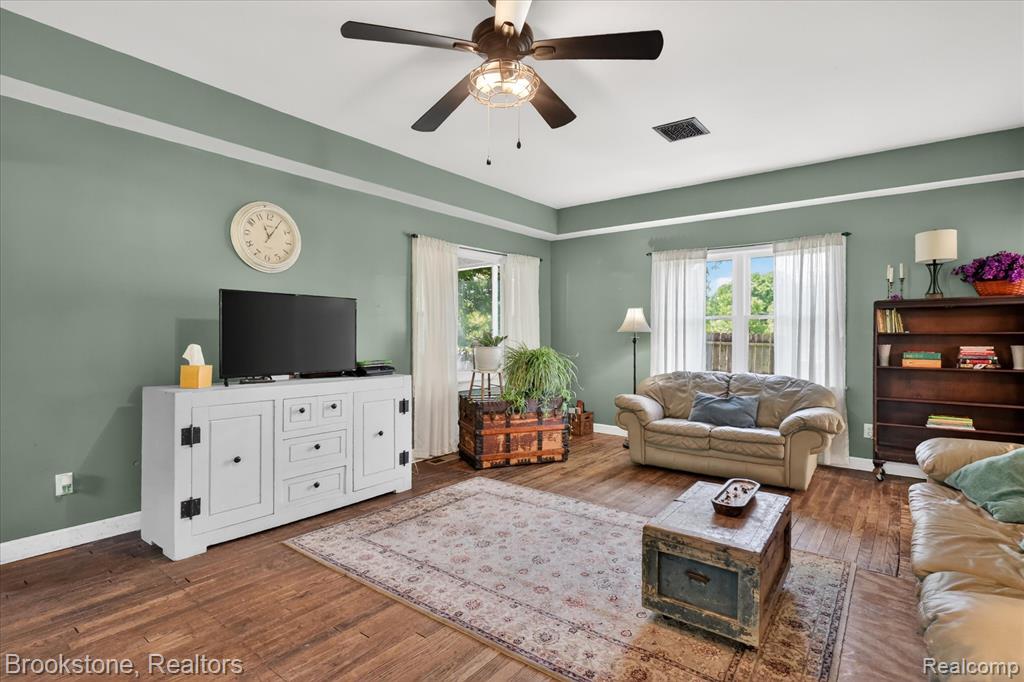 9455 Andersonville Road Clarkston, MI 48346 - Photo 12 of 80