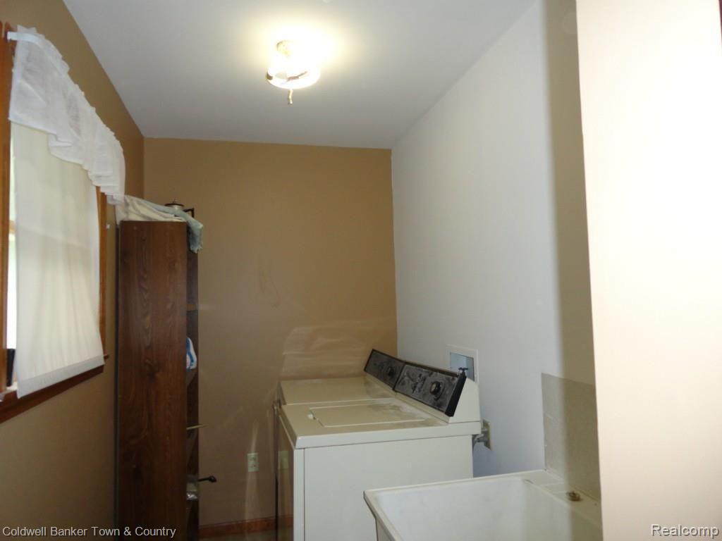 4500 Hogback Road Fowlerville, MI 48836 - Photo 27 of 48 Laundry Main Level.jpg