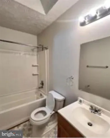 $2,200 | 7355 Shady Glen Terrace, Capitol Heights, MD 20743