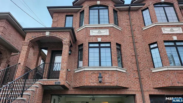 $4,700 | 235 Glen Avenue, Unit 1, Palisades Park, NJ 07650