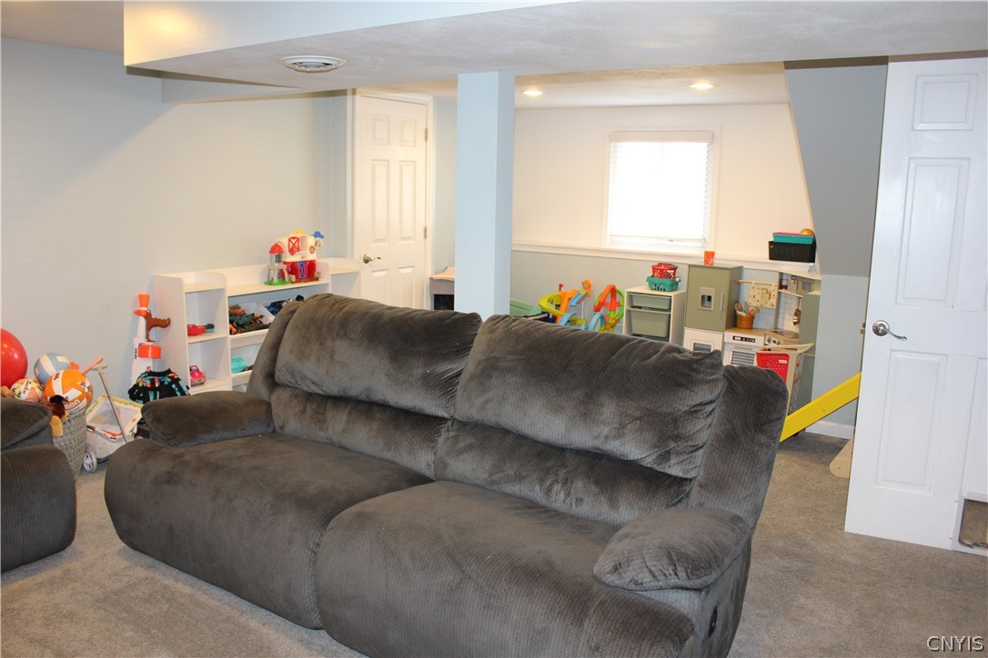 4195 Burningtree Road Clay, NY 13090 - Photo 18 of 28 Family Room