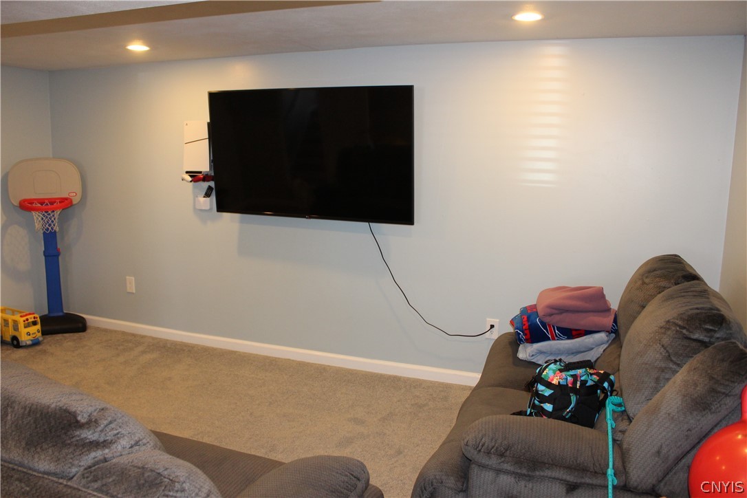 4195 Burningtree Road Clay, NY 13090 - Photo 19 of 28 Family Room,