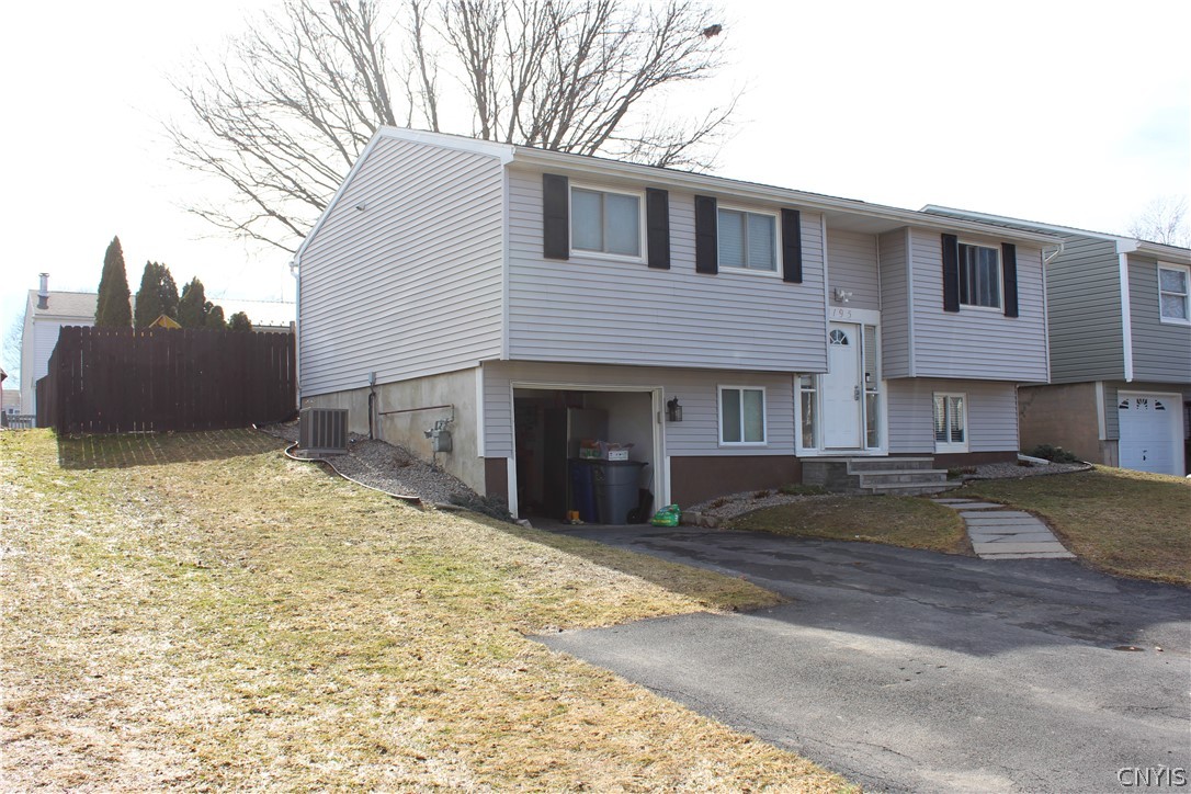 4195 Burningtree Road Clay, NY 13090 - Photo 27 of 28 Side yard