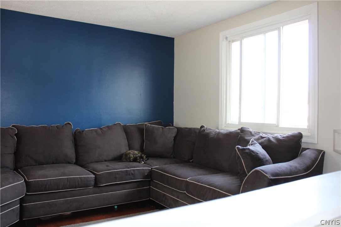 4195 Burningtree Road Clay, NY 13090 - Photo 4 of 28