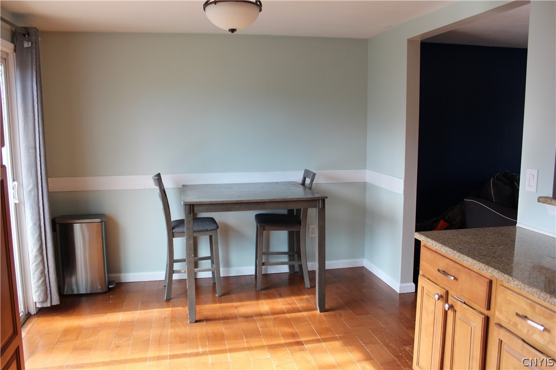 4195 Burningtree Road Clay, NY 13090 - Photo 8 of 28 Dining