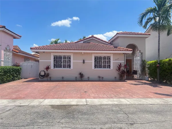 $3,000 | 12377 Northwest 97th Place, Unit 12377, Hialeah Gardens, FL 33018