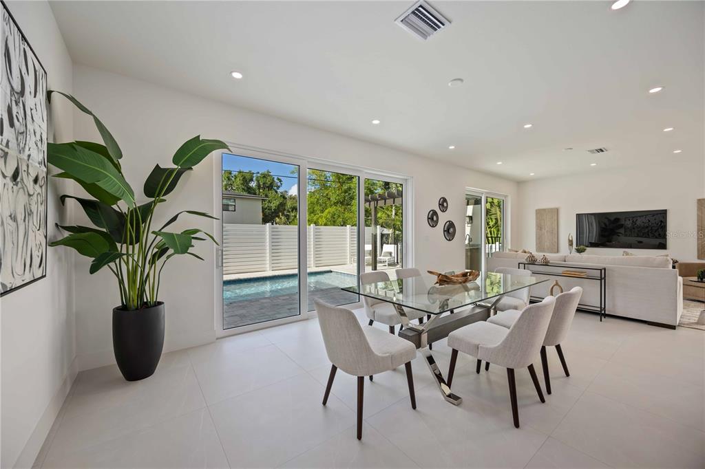 2590 Floyd Street Sarasota, FL 34239 - Photo 12 of 73