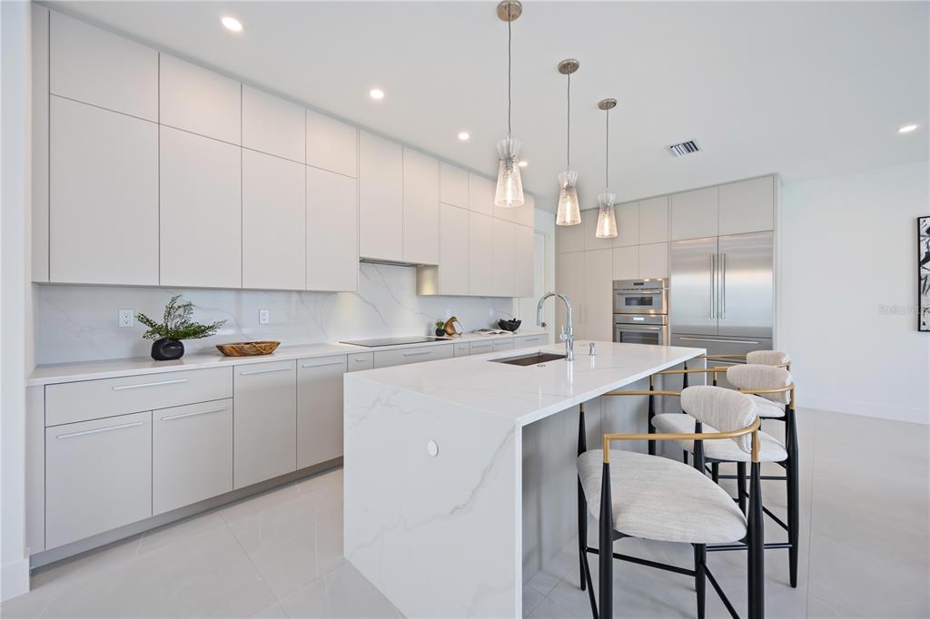 2590 Floyd Street Sarasota, FL 34239 - Photo 20 of 73