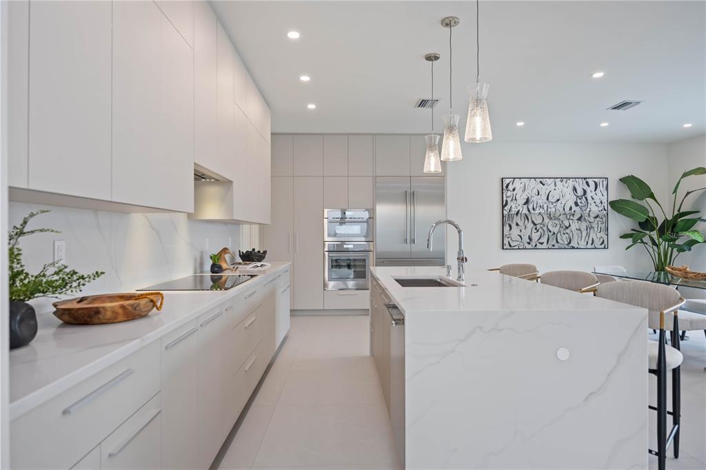 2590 Floyd Street Sarasota, FL 34239 - Photo 22 of 73