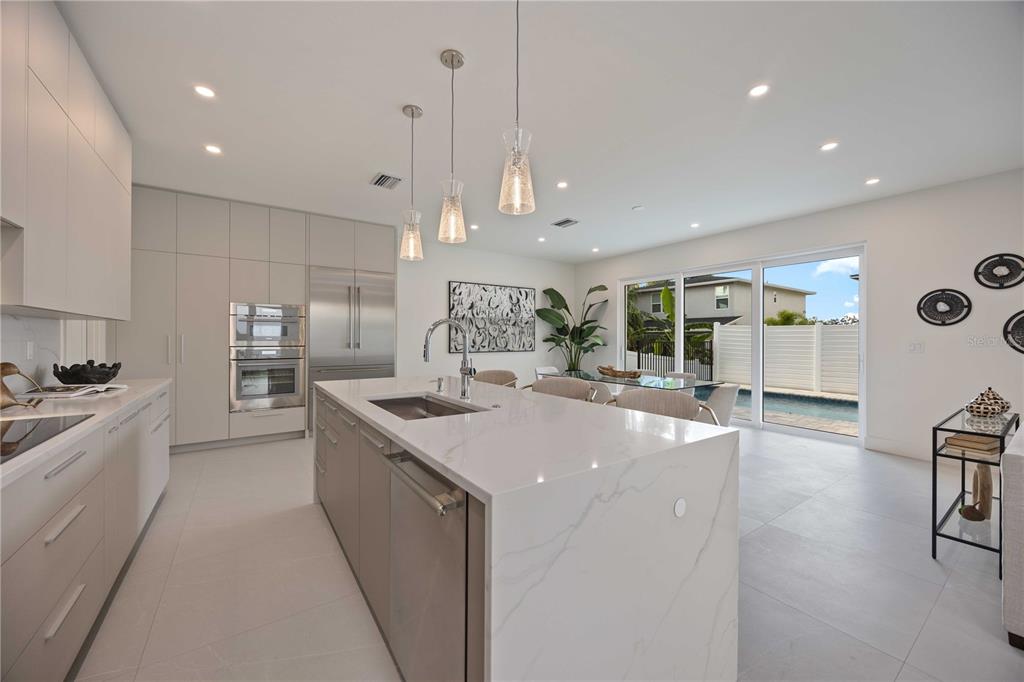 2590 Floyd Street Sarasota, FL 34239 - Photo 24 of 73