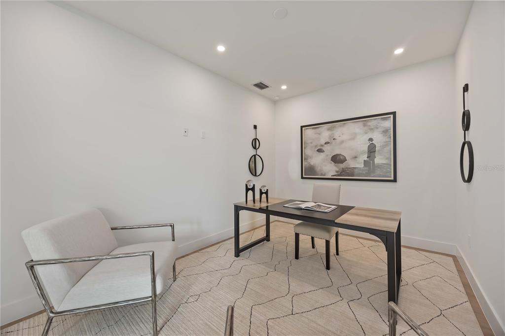 2590 Floyd Street Sarasota, FL 34239 - Photo 26 of 73