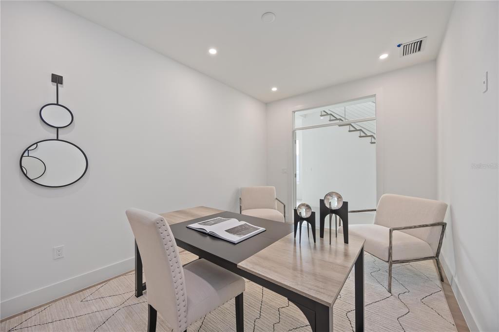 2590 Floyd Street Sarasota, FL 34239 - Photo 28 of 73