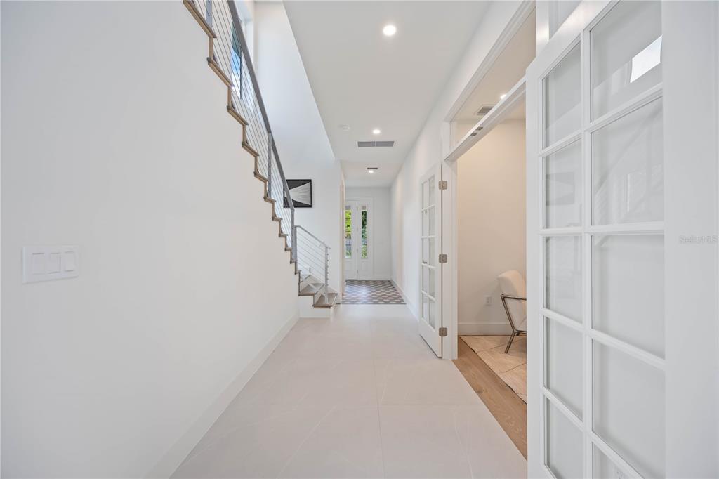 2590 Floyd Street Sarasota, FL 34239 - Photo 3 of 73