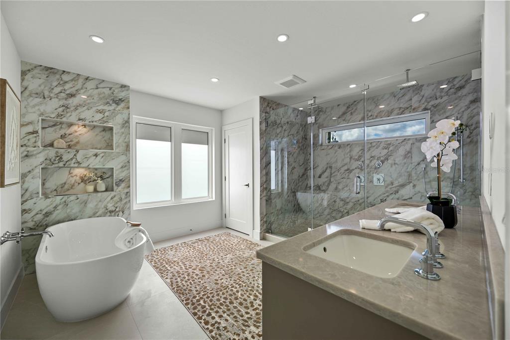 2590 Floyd Street Sarasota, FL 34239 - Photo 38 of 73