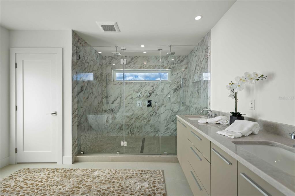 2590 Floyd Street Sarasota, FL 34239 - Photo 39 of 73