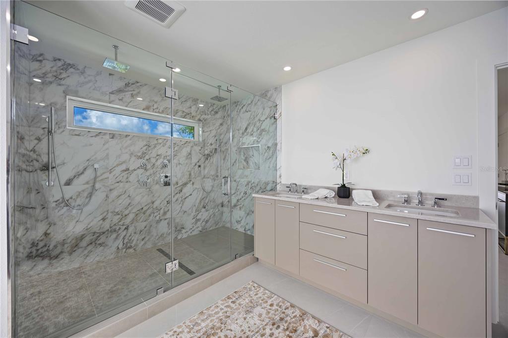 2590 Floyd Street Sarasota, FL 34239 - Photo 40 of 73