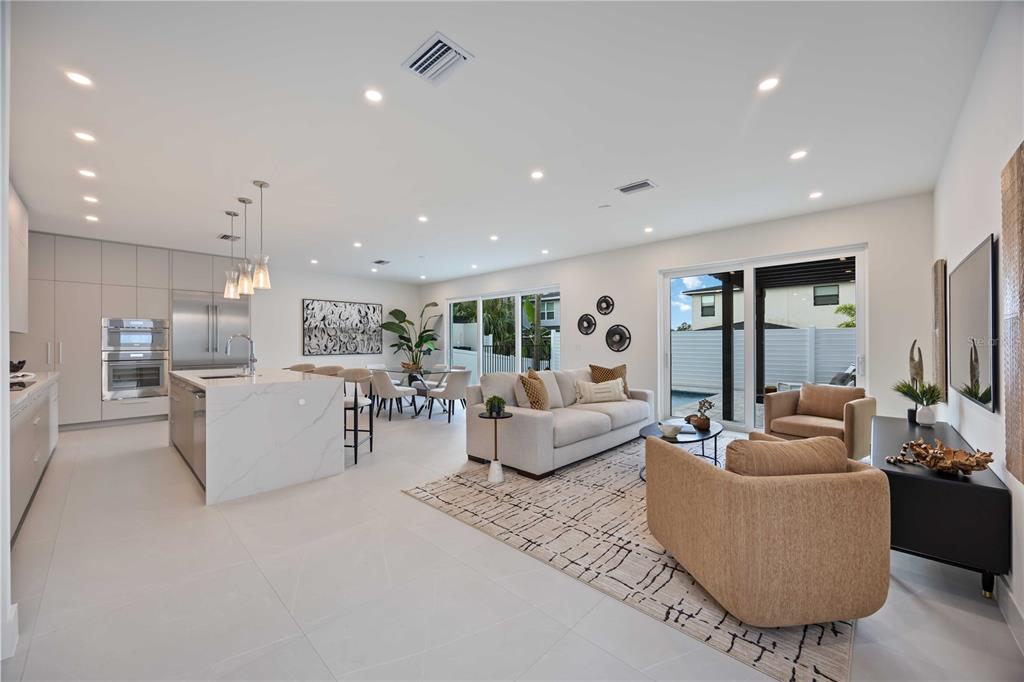 2590 Floyd Street Sarasota, FL 34239 - Photo 4 of 73