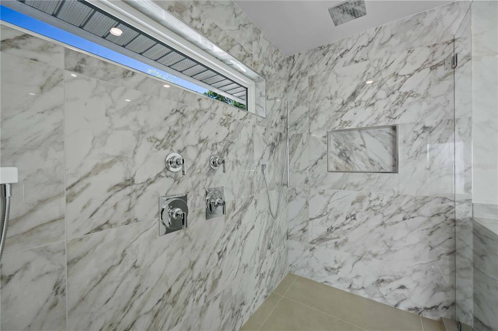 2590 Floyd Street Sarasota, FL 34239 - Photo 41 of 73