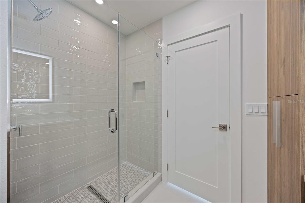 2590 Floyd Street Sarasota, FL 34239 - Photo 42 of 73