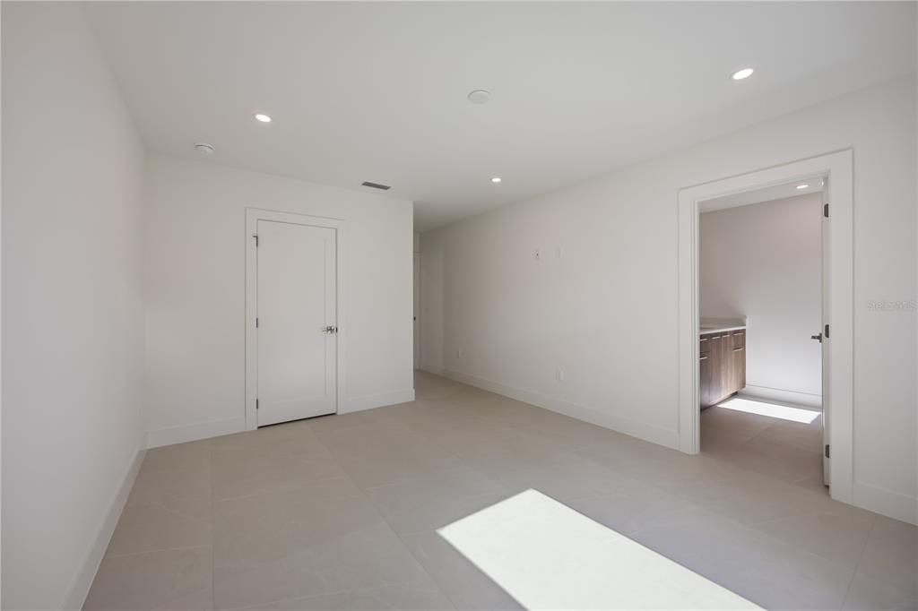 2590 Floyd Street Sarasota, FL 34239 - Photo 48 of 73