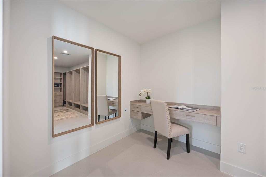 2590 Floyd Street Sarasota, FL 34239 - Photo 54 of 73