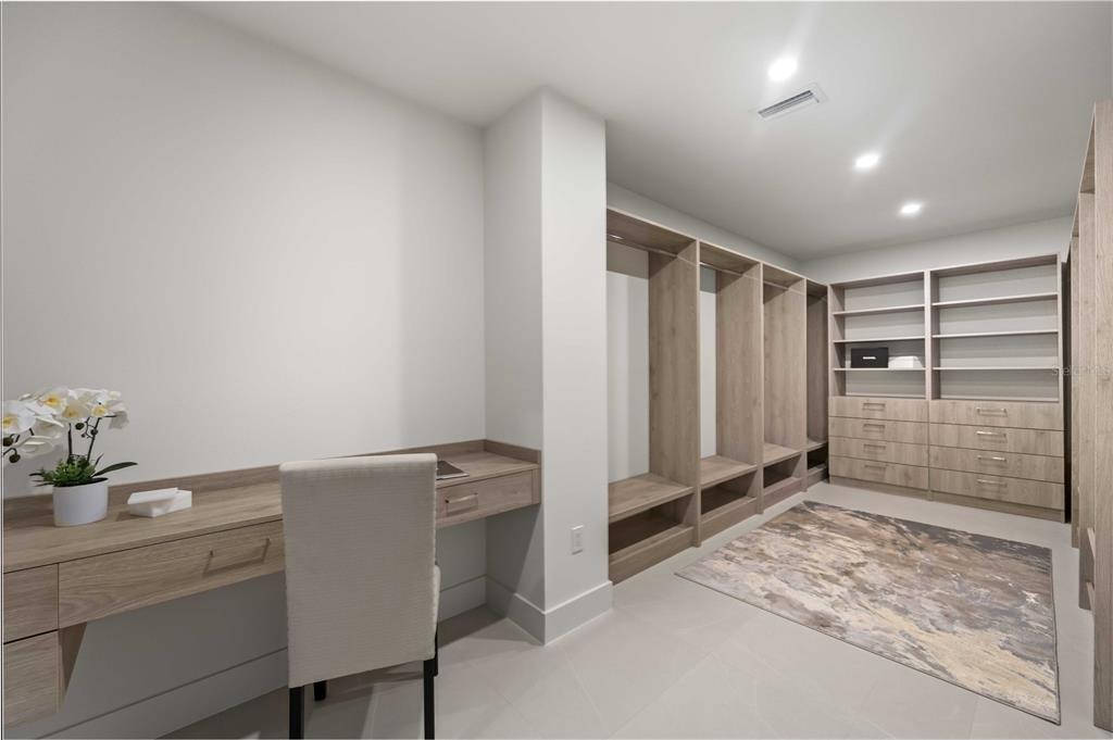 2590 Floyd Street Sarasota, FL 34239 - Photo 55 of 73