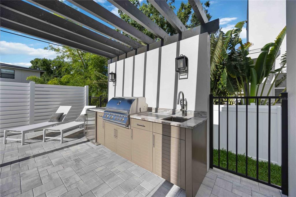 2590 Floyd Street Sarasota, FL 34239 - Photo 62 of 73