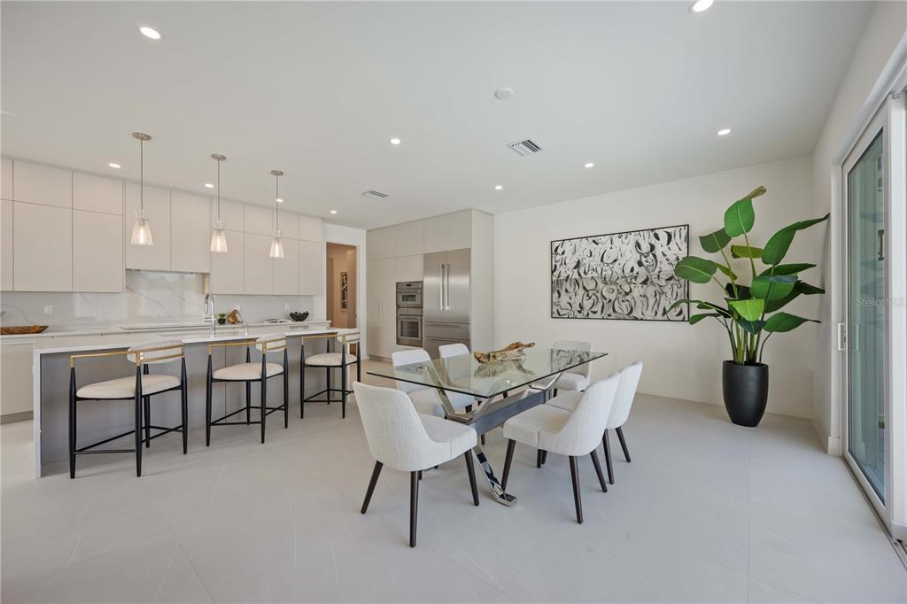 2590 Floyd Street Sarasota, FL 34239 - Photo 10 of 73