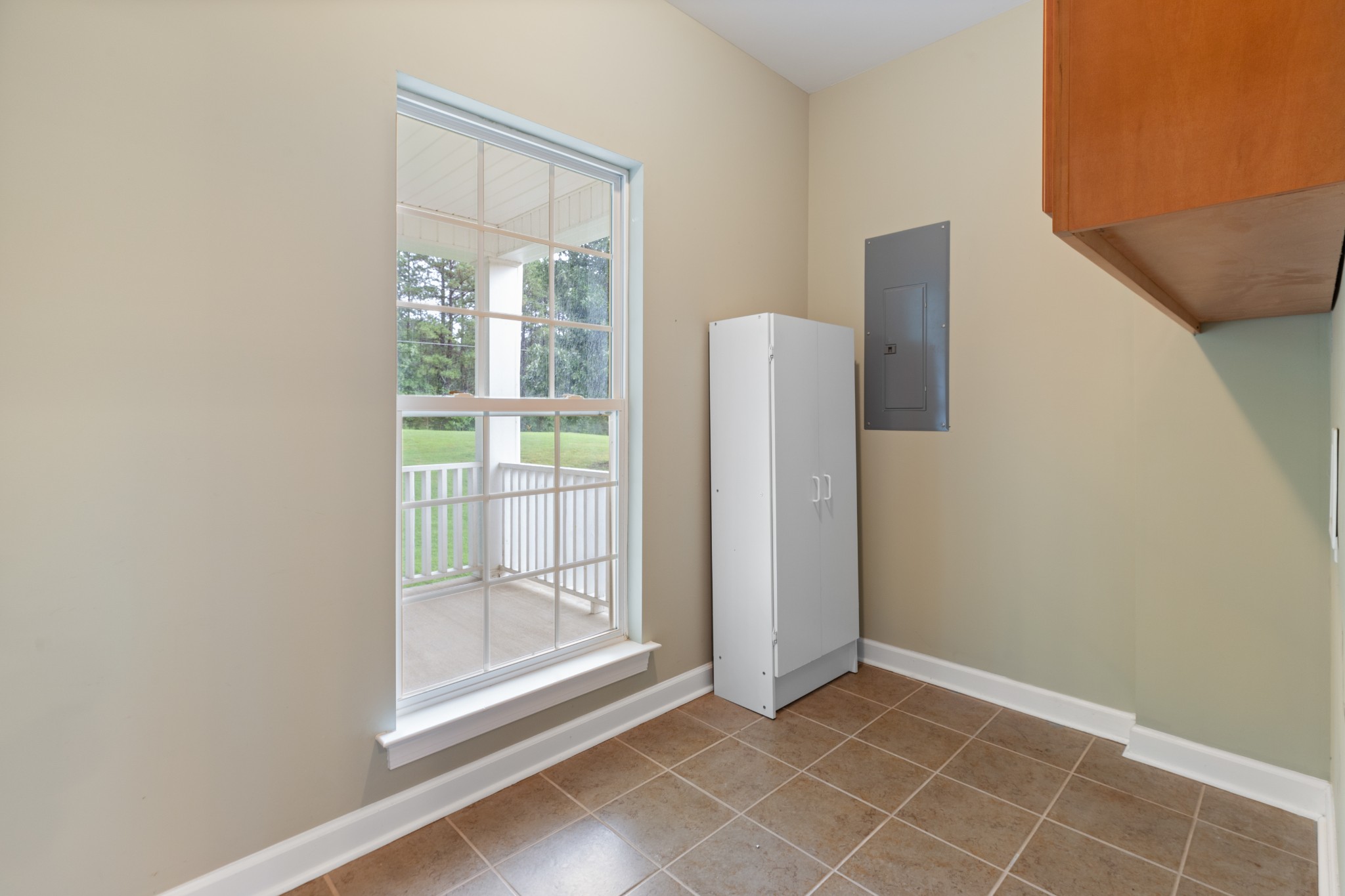 100 Kimberly Way Dickson, TN 37055 - Photo 27 of 34 a view of an empty room with a window
