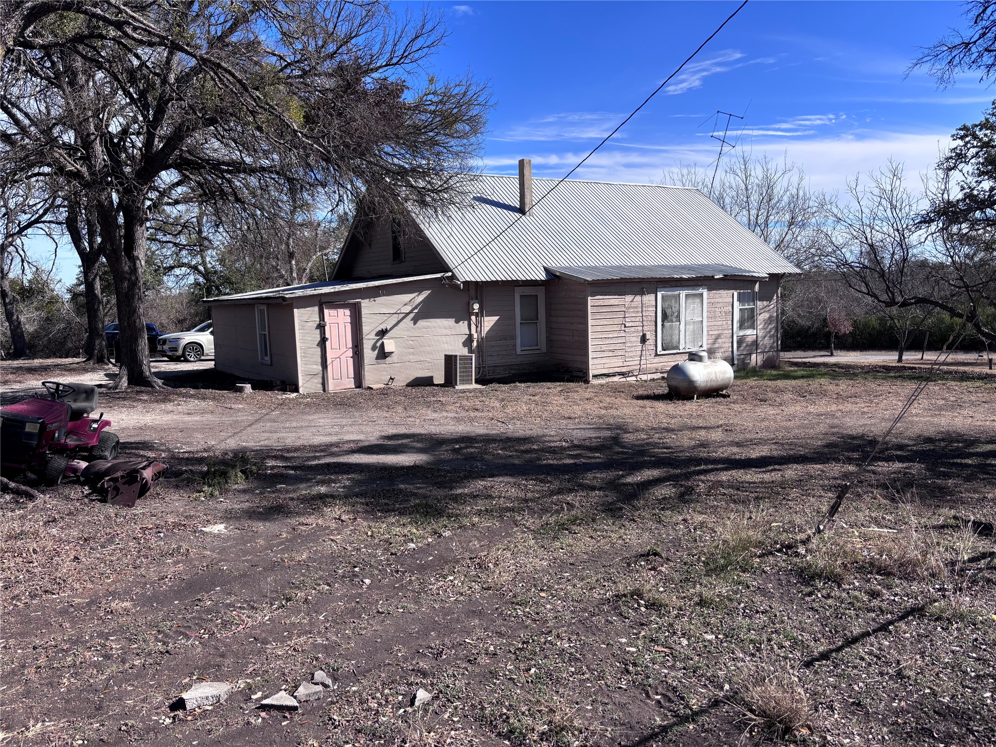 2150 County Road 153 Georgetown, TX 78626 - Photo 3 of 37
