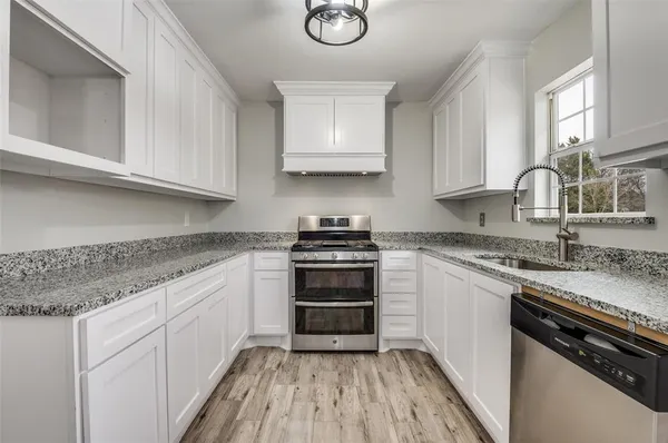 $2,100 | 1326 Johns Avenue, Lancaster, TX 75134