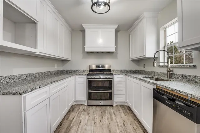 $2,100 | 1326 Johns Avenue, Lancaster, TX 75134