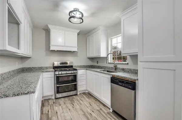 $2,100 | 1326 Johns Avenue, Lancaster, TX 75134