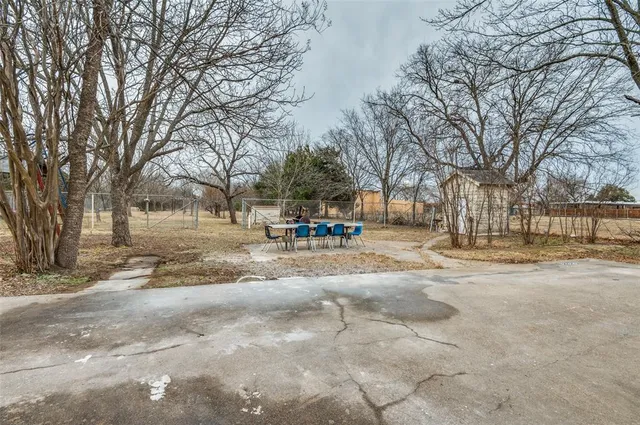 $2,100 | 1326 Johns Avenue, Lancaster, TX 75134