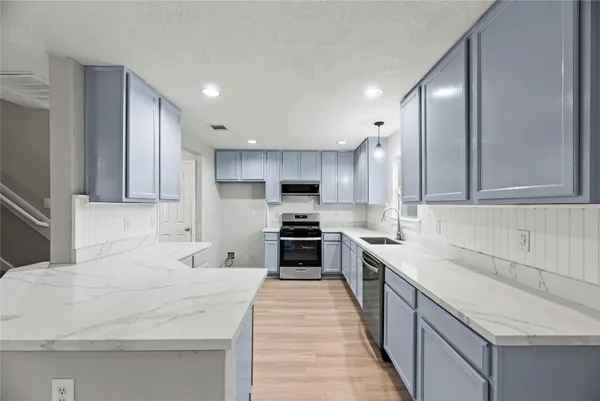 $2,000 | 7606 Hillsdale Park Court, Cypress, TX 77433